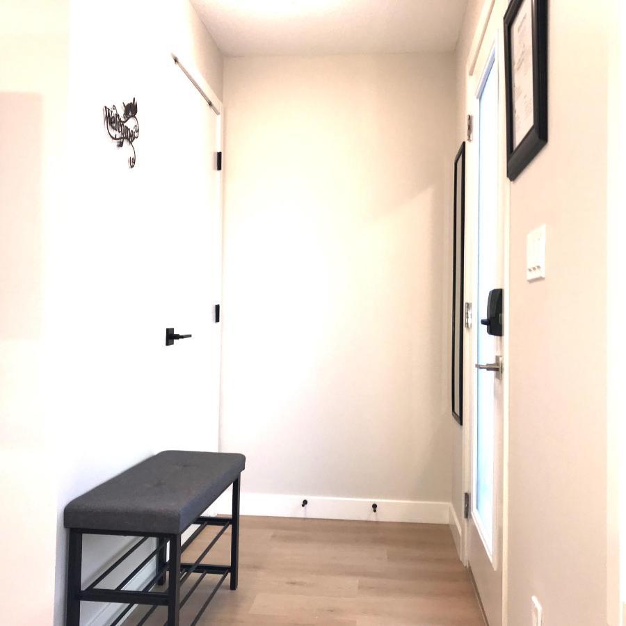 Brand New 2Br Condo With Outdoor Swimming Pool And Hot Tub Canmore Esterno foto